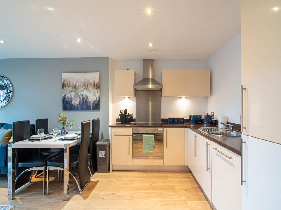Kitchen or kitchenette, Dining area, dishwasher, stove