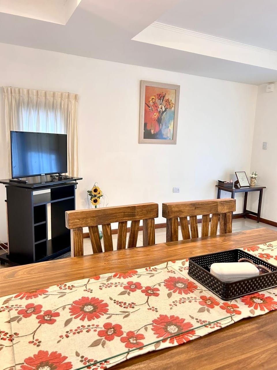 TV and multimedia, Living room, Dining area