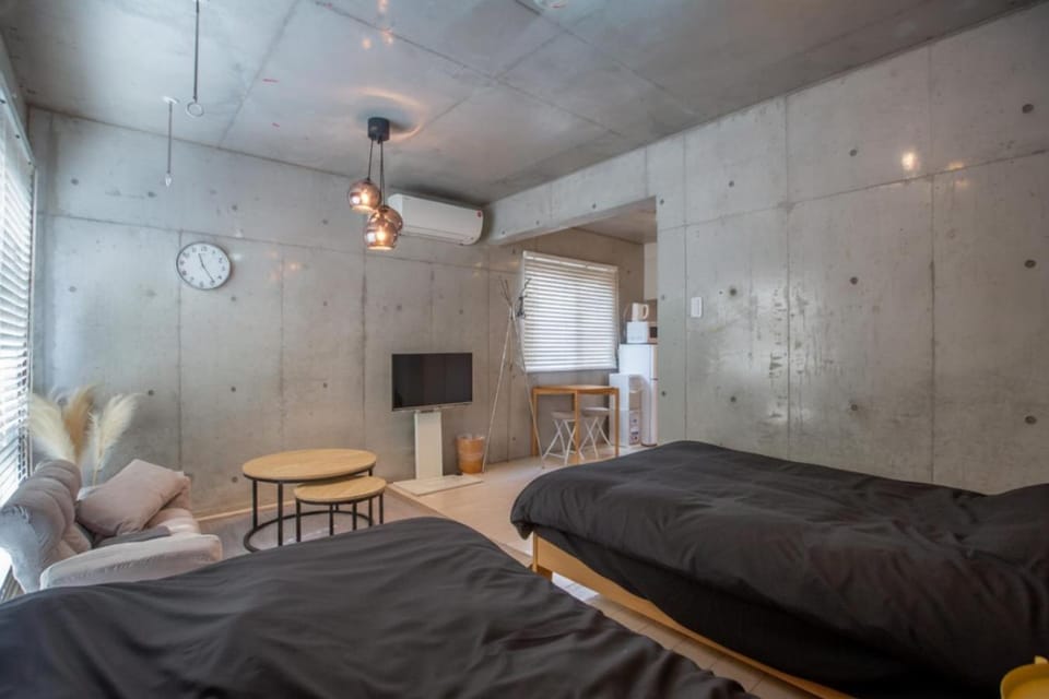 Bed, TV and multimedia, Bedroom