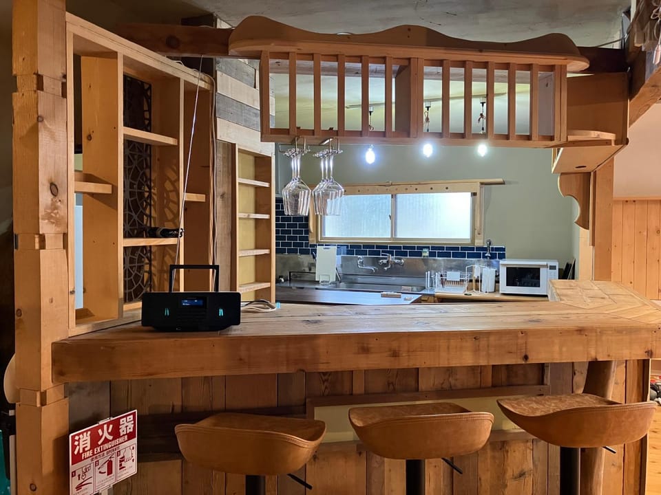 Dining area, kitchen