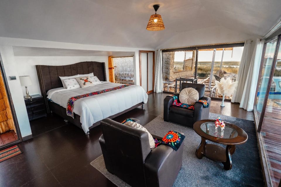 Bed, Photo of the whole room, Bedroom, Lake view, furniture, heating