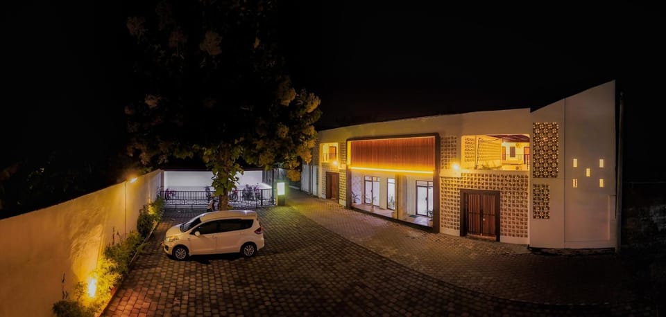Property building, Parking