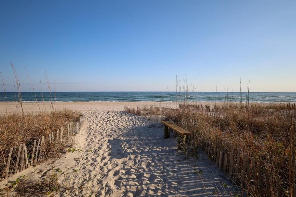 Sea Crest Vista- Oceanview Retreat Steps to Beach Apartment in North Topsail Beach