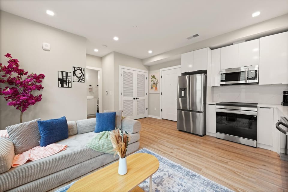 Kitchen or kitchenette, Living room, Seating area, Dining area, dishwasher, minibar, oven, pet friendly, stove, toaster, washing machine, dryer