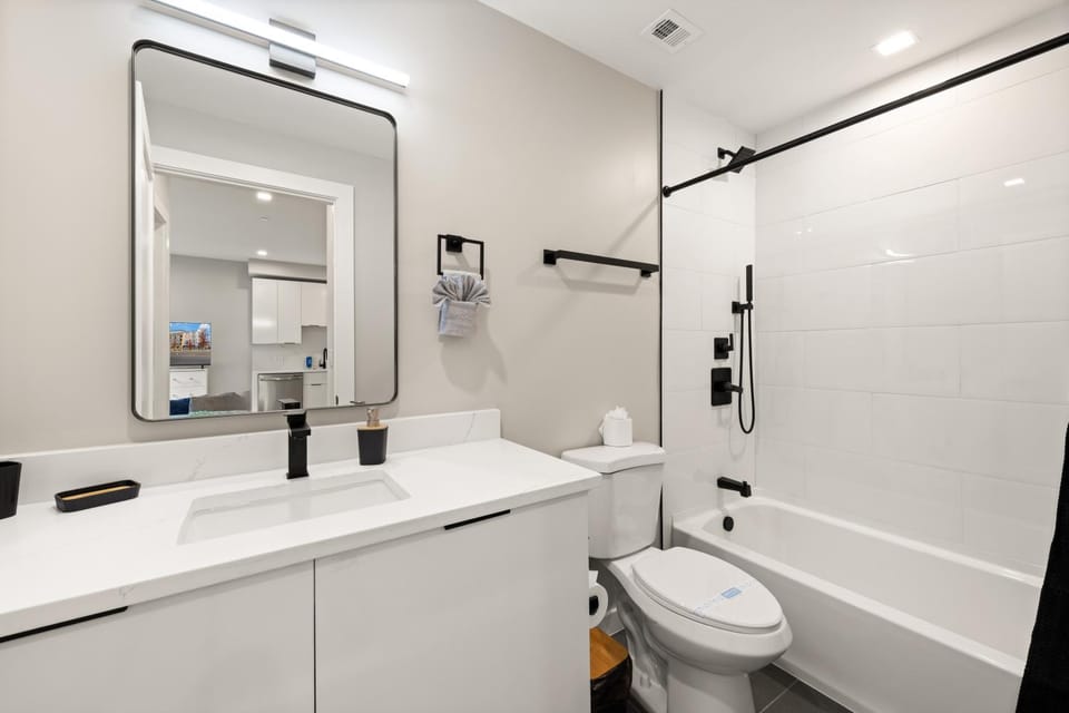 Shower, Toilet, Bathroom, Bath