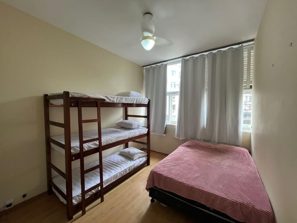 Quarto compartilhado in Copacabana Apartment in Rio de Janeiro