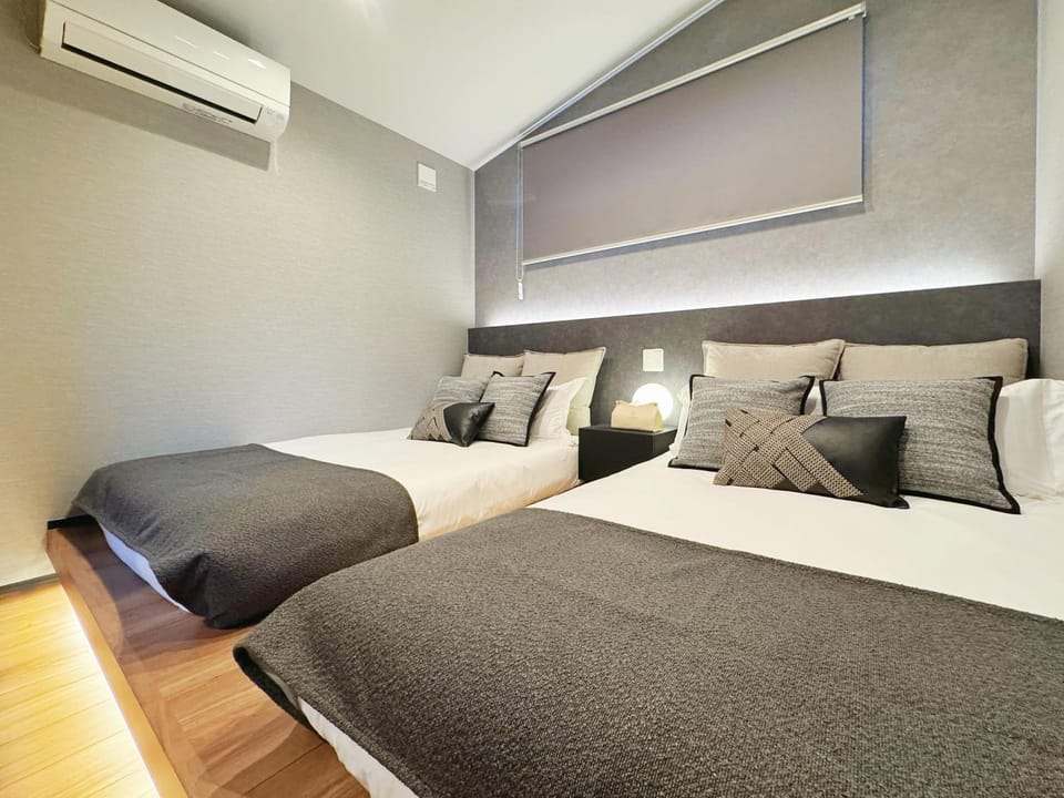 Bed, Bedroom, air conditioner