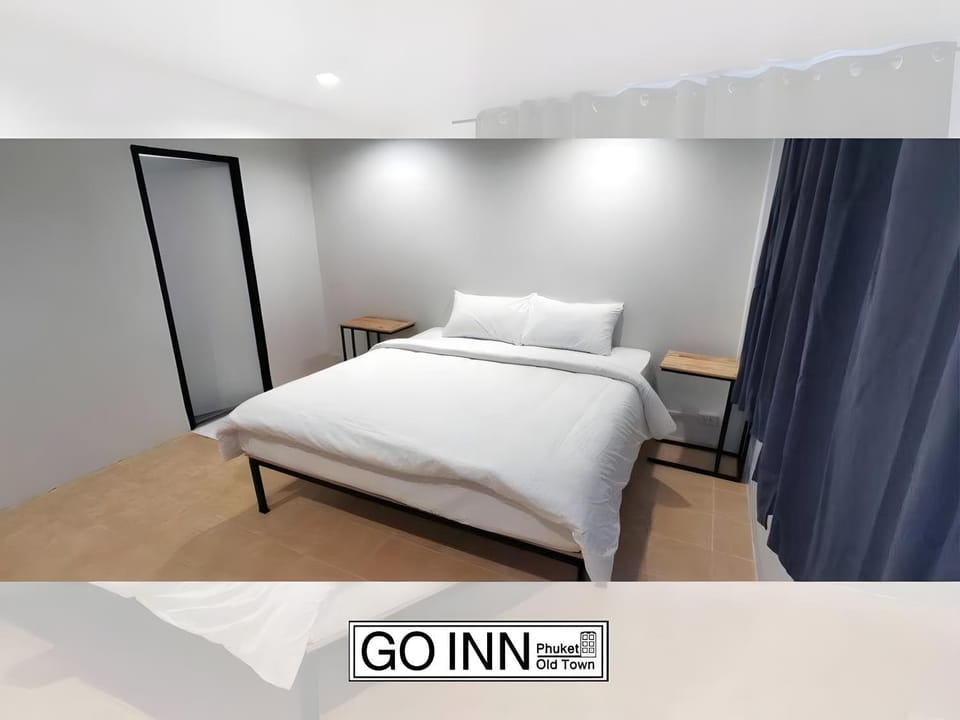 Bed, Photo of the whole room, Bedroom, Text overlay