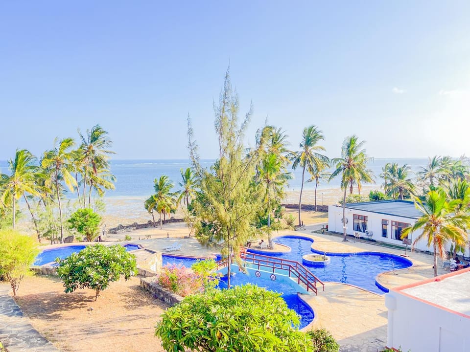 Pool view, Swimming pool