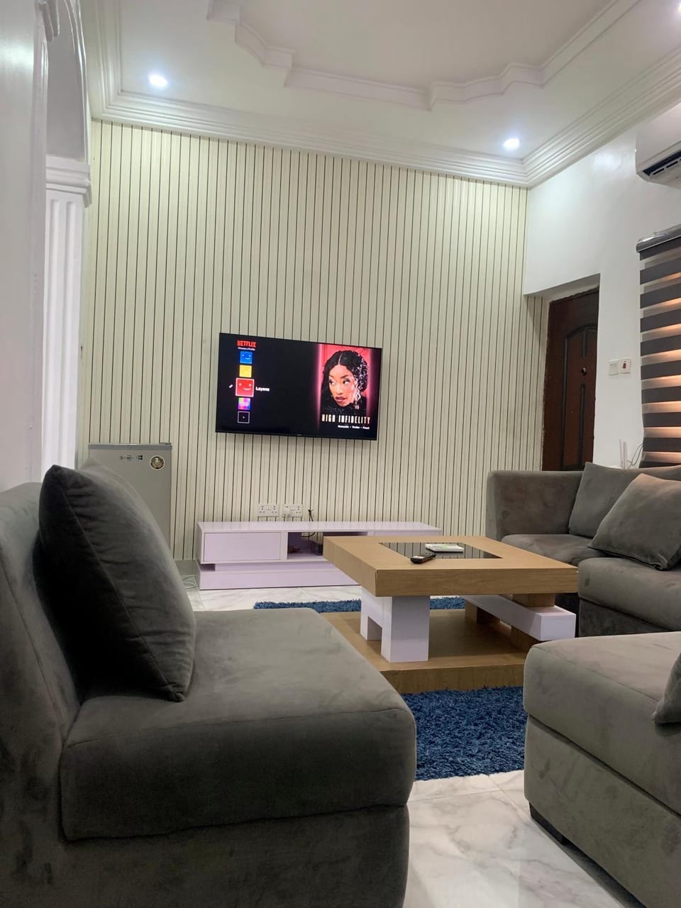Communal lounge/ TV room, TV and multimedia, Living room, Seating area, Evening entertainment