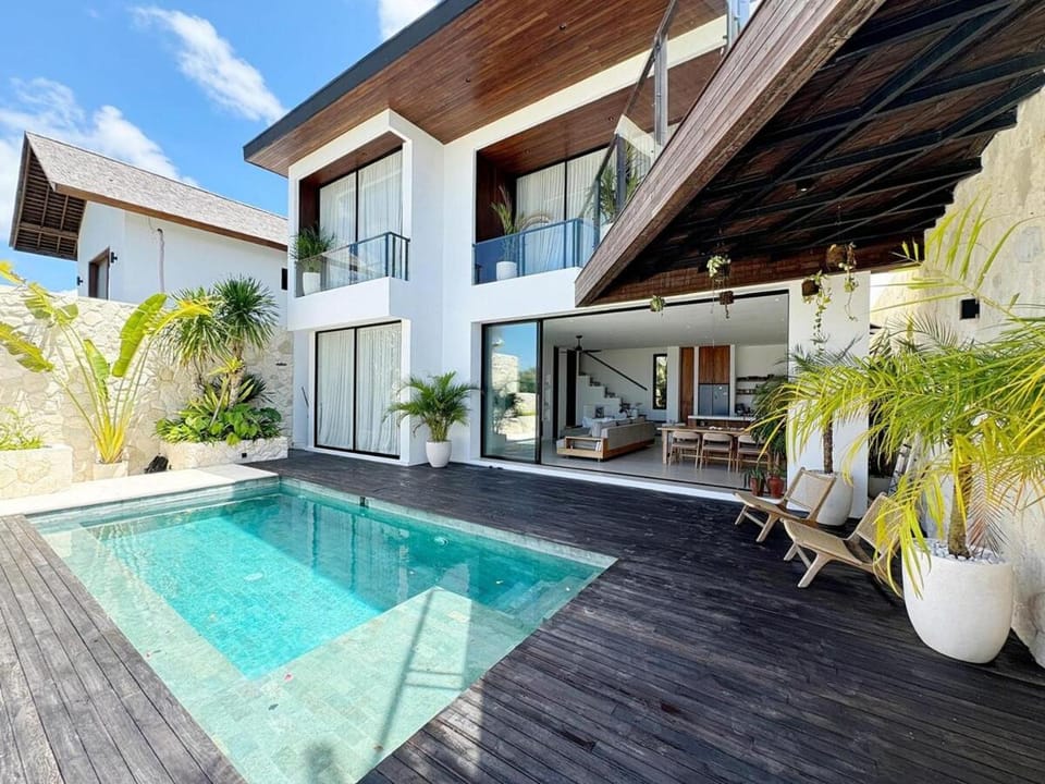 Villa Vega Melasti Beach Sea View 3BR Villa in Bali
