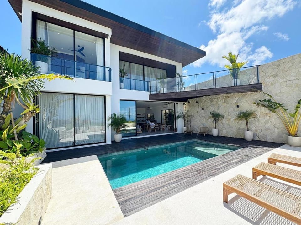 Villa Vega Melasti Beach Sea View 3BR Villa in Bali