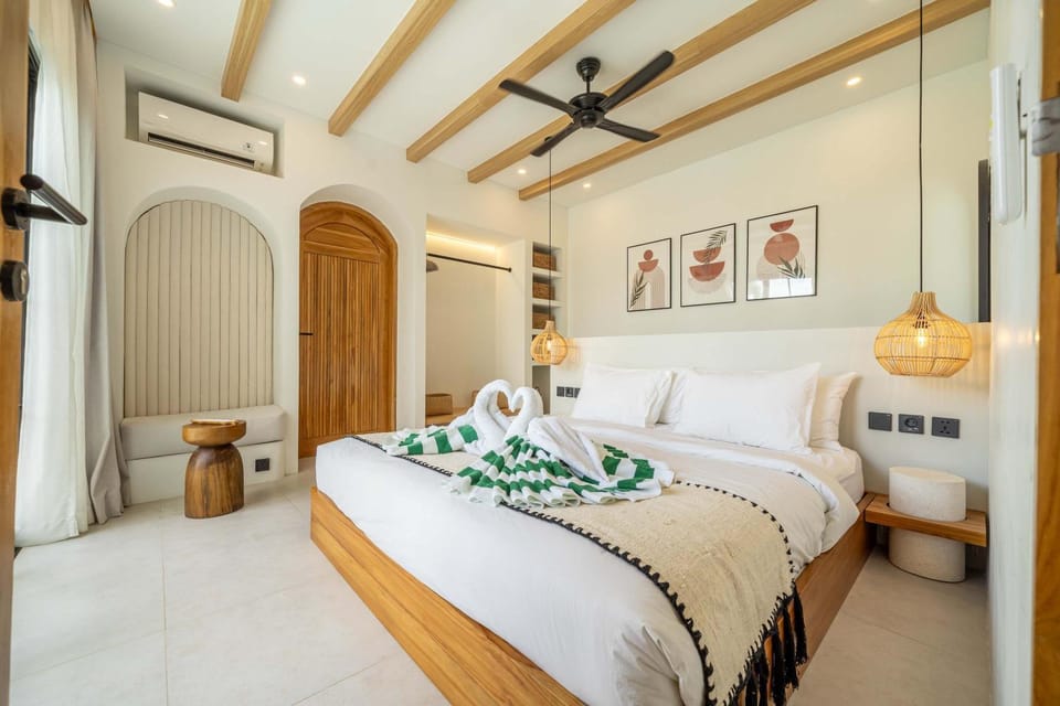 Bed, Photo of the whole room, Bedroom, towels, wardrobe, air conditioner