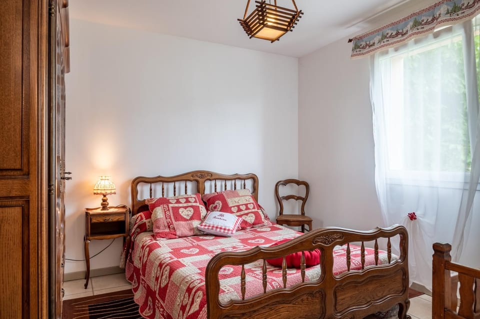 Property building, Living room, Bedroom