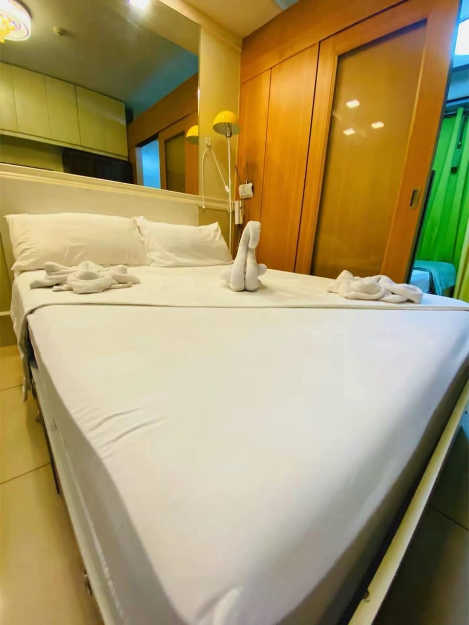 232 1br big balcony 2 queen size 1-sofa bed 1single extra mattress Apartment in Pasay