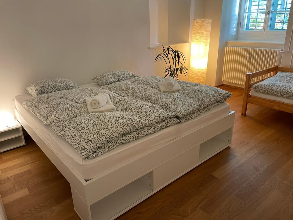 Bed, Photo of the whole room, Bedroom, towels