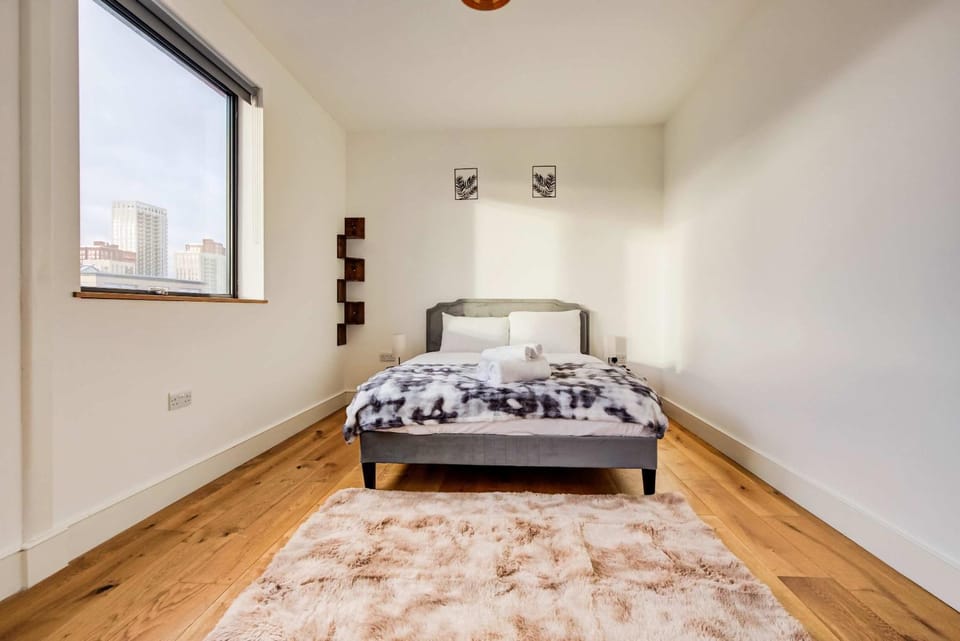 Wembley 2BR Apartment with free parking Apartment in Wembley