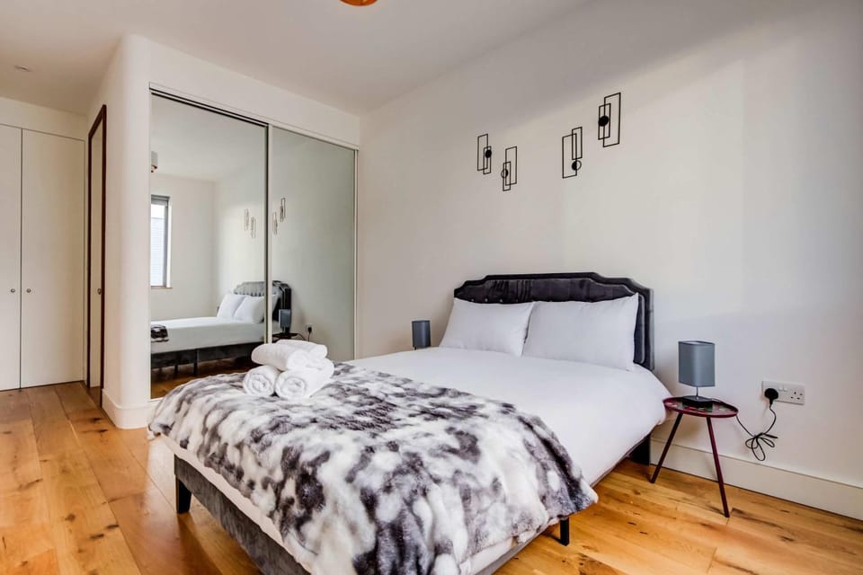 Wembley 2BR Apartment with free parking Apartment in Wembley