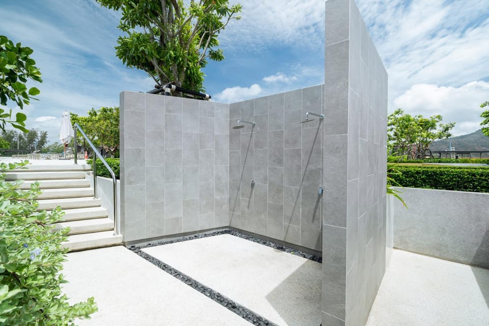 Shower, Day