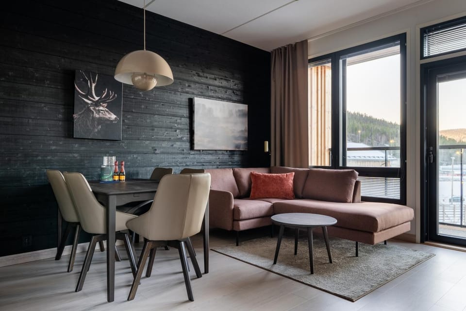 View (from property/room), Living room, Dining area, Mountain view, heating, internet