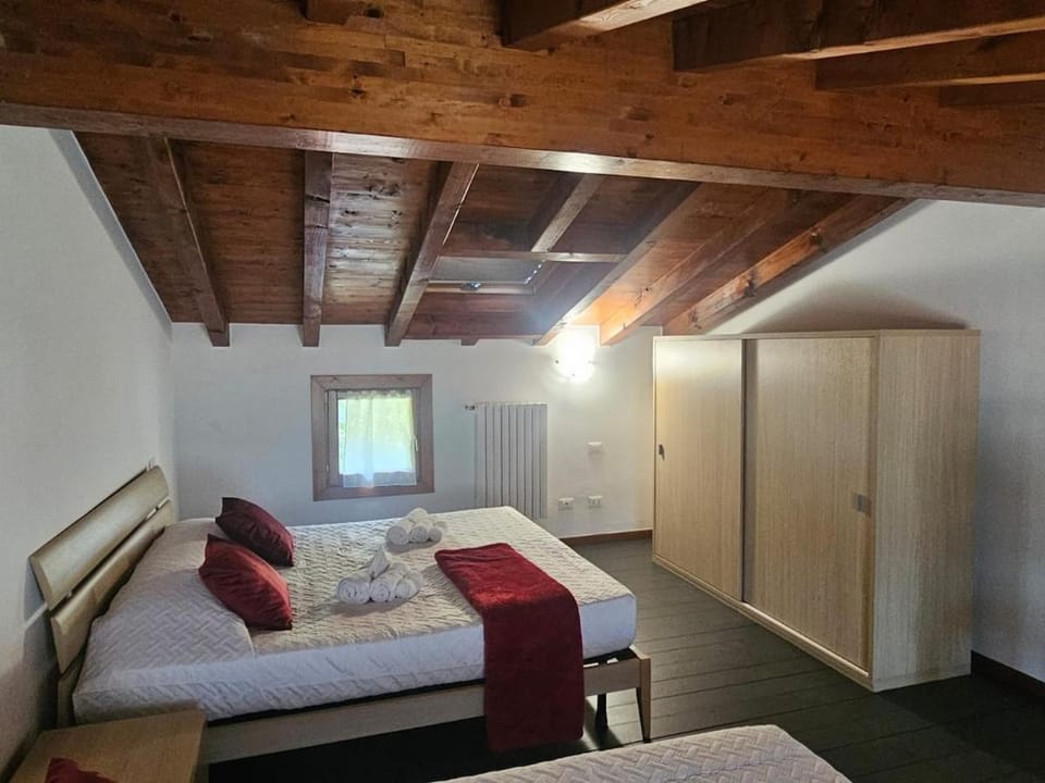 Bed, Photo of the whole room, Bedroom, wardrobe