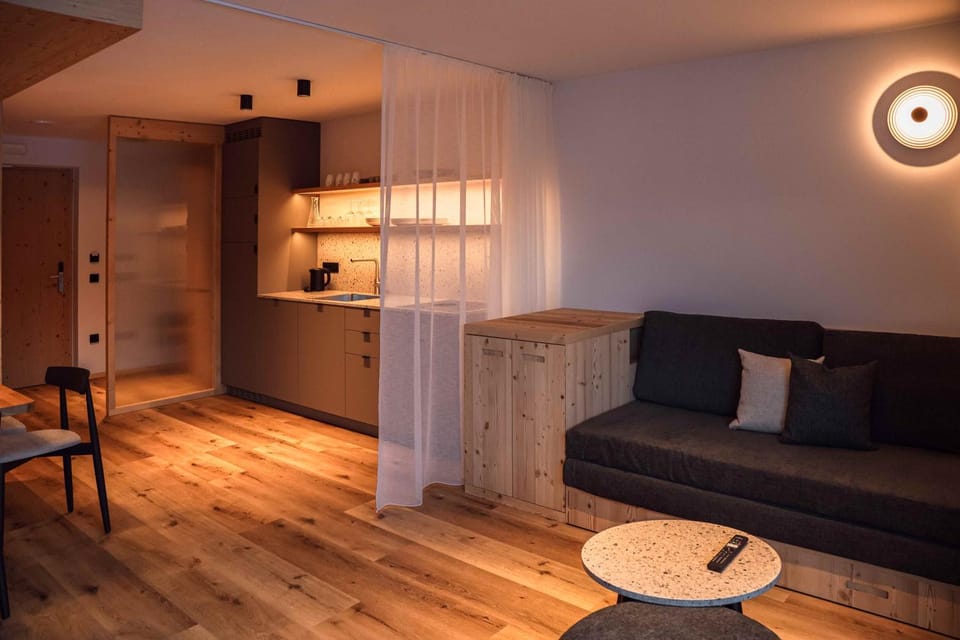 Kitchen or kitchenette, Living room