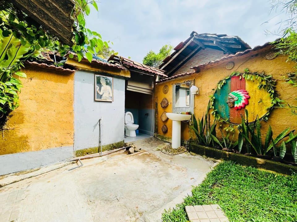 Garden, wardrobe