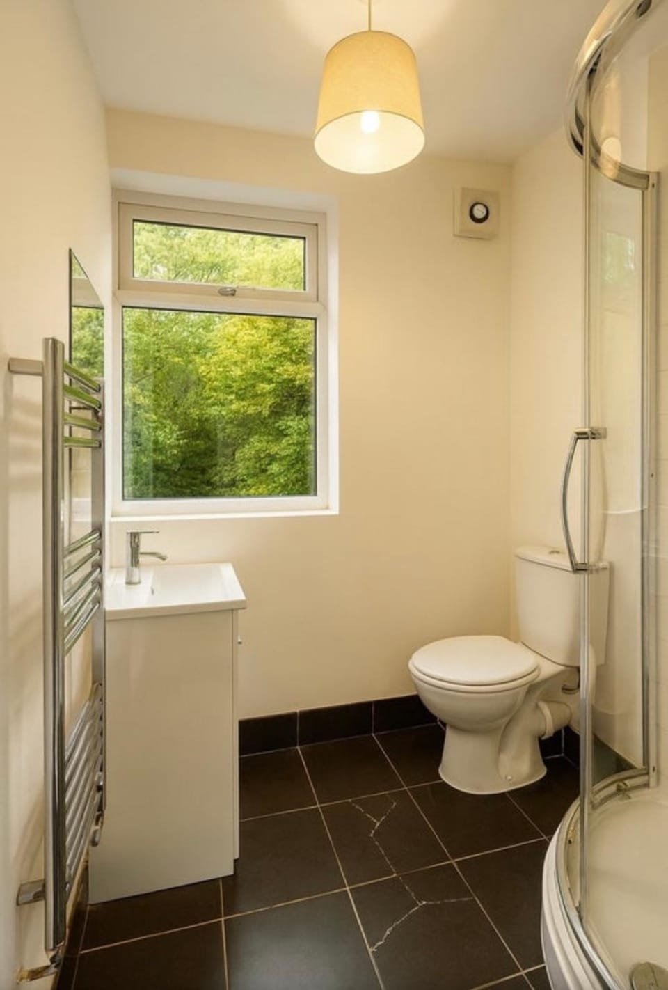 The Cozy House Bed and Breakfast in Luton