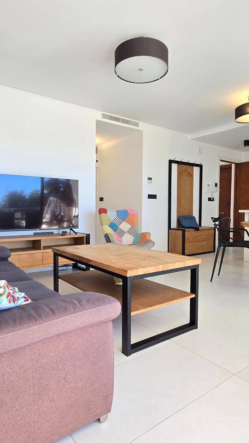 Communal lounge/ TV room, TV and multimedia, Living room, Seating area, Dining area