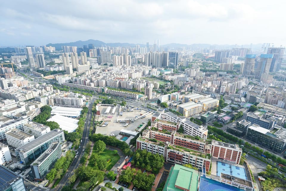 Extra-large, luxurious three-bedroom, two-bedroom apartment in Bantian, near Shenzhen North Huawei Tianan Cloud Valley Apartment in Shenzhen