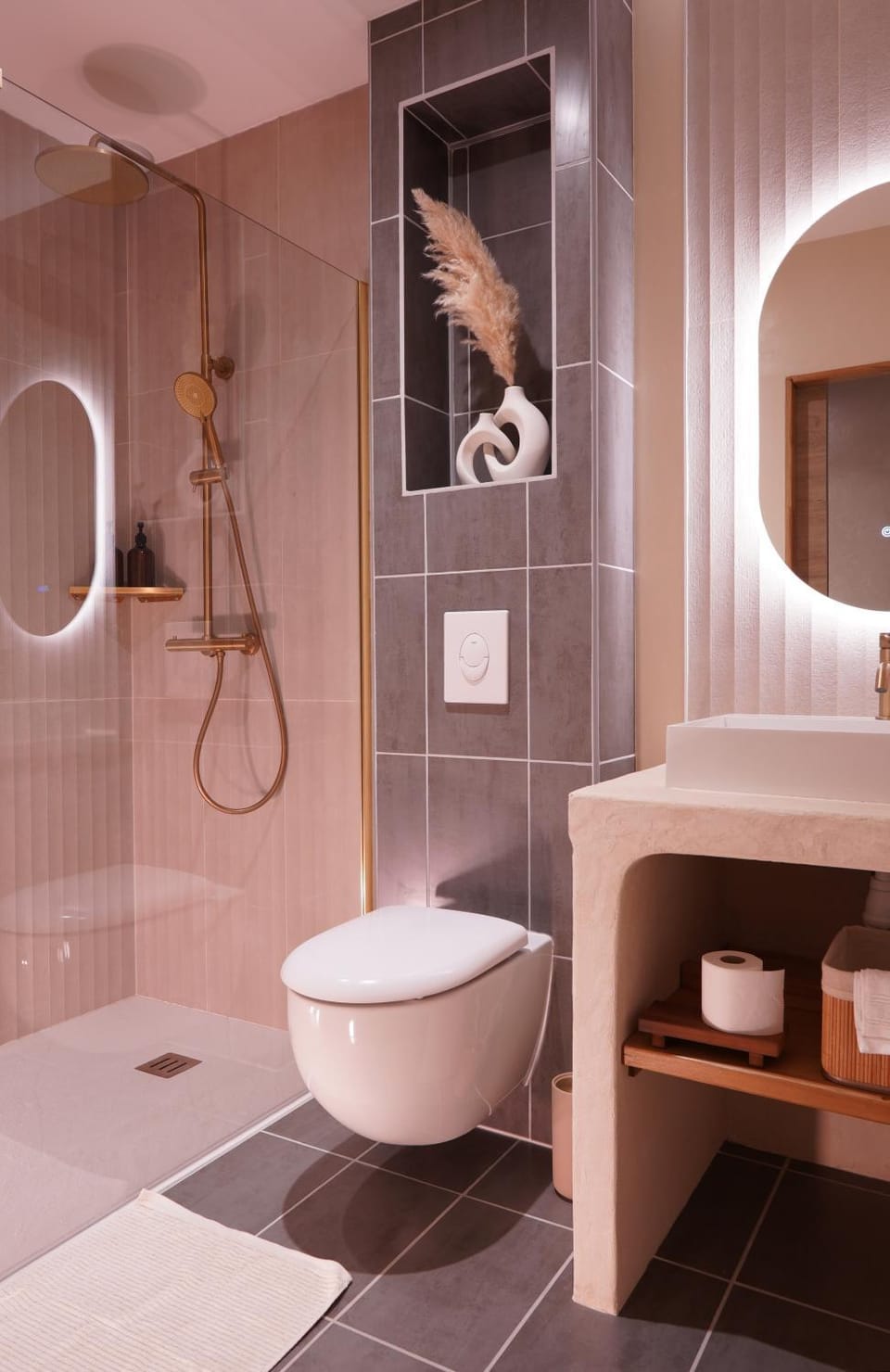 Toilet, Bathroom, towels