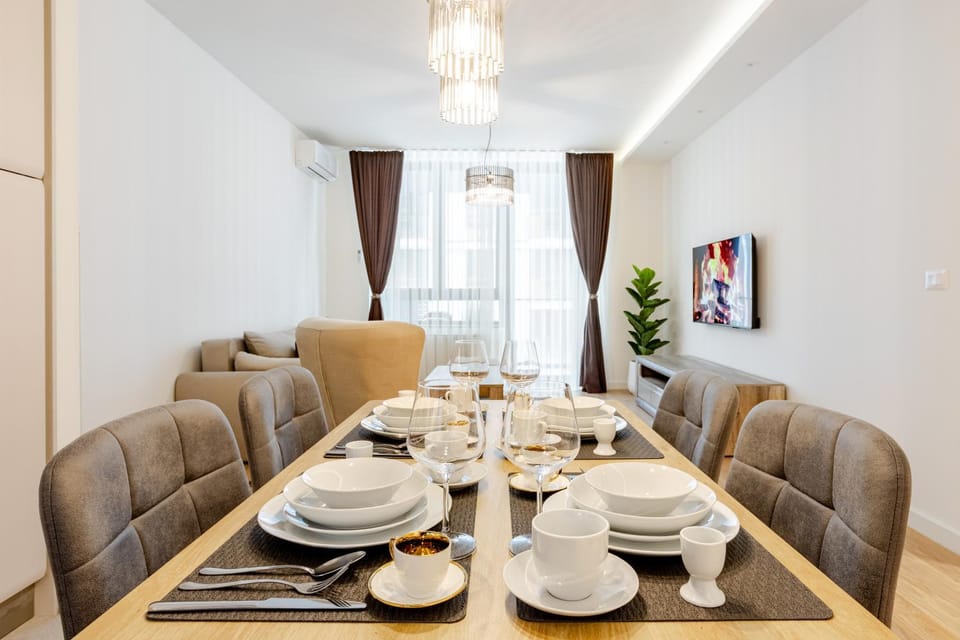 TV and multimedia, Living room, Dining area