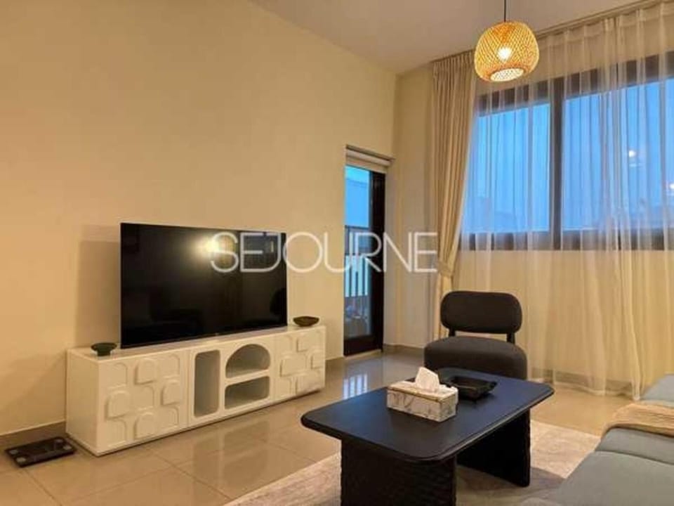 Cozy & Bright 1BR La Riviera Estate A House in Dubai