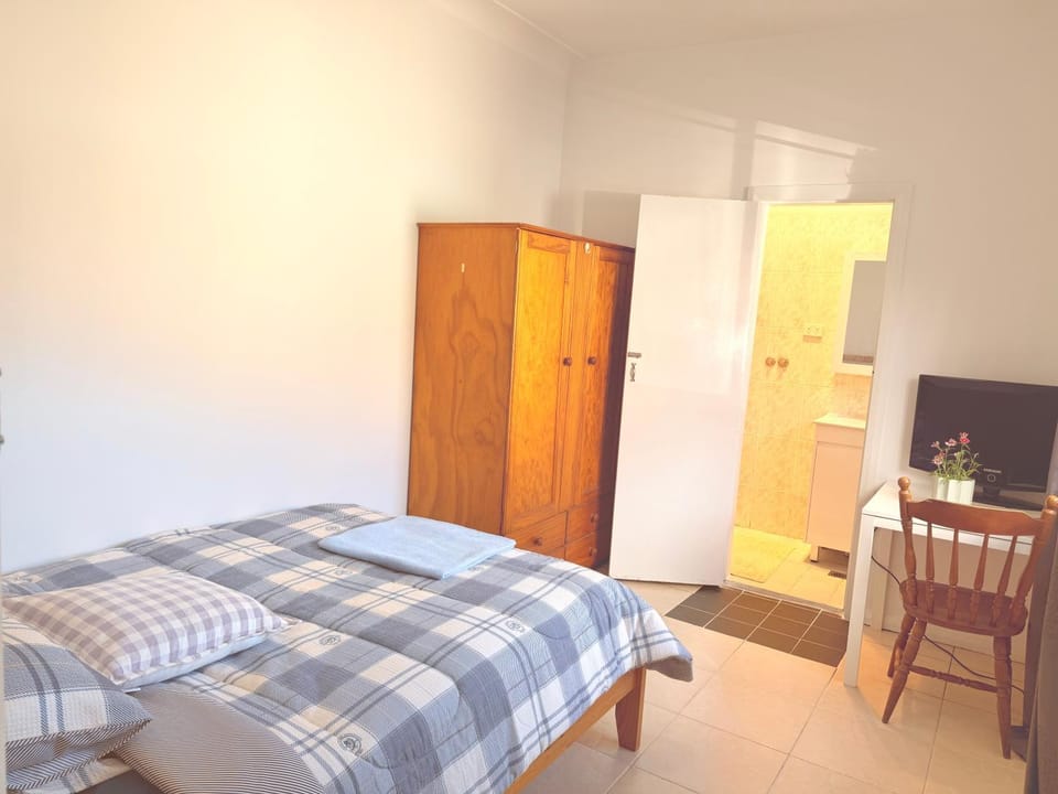 Bed, Photo of the whole room, Bedroom, wardrobe