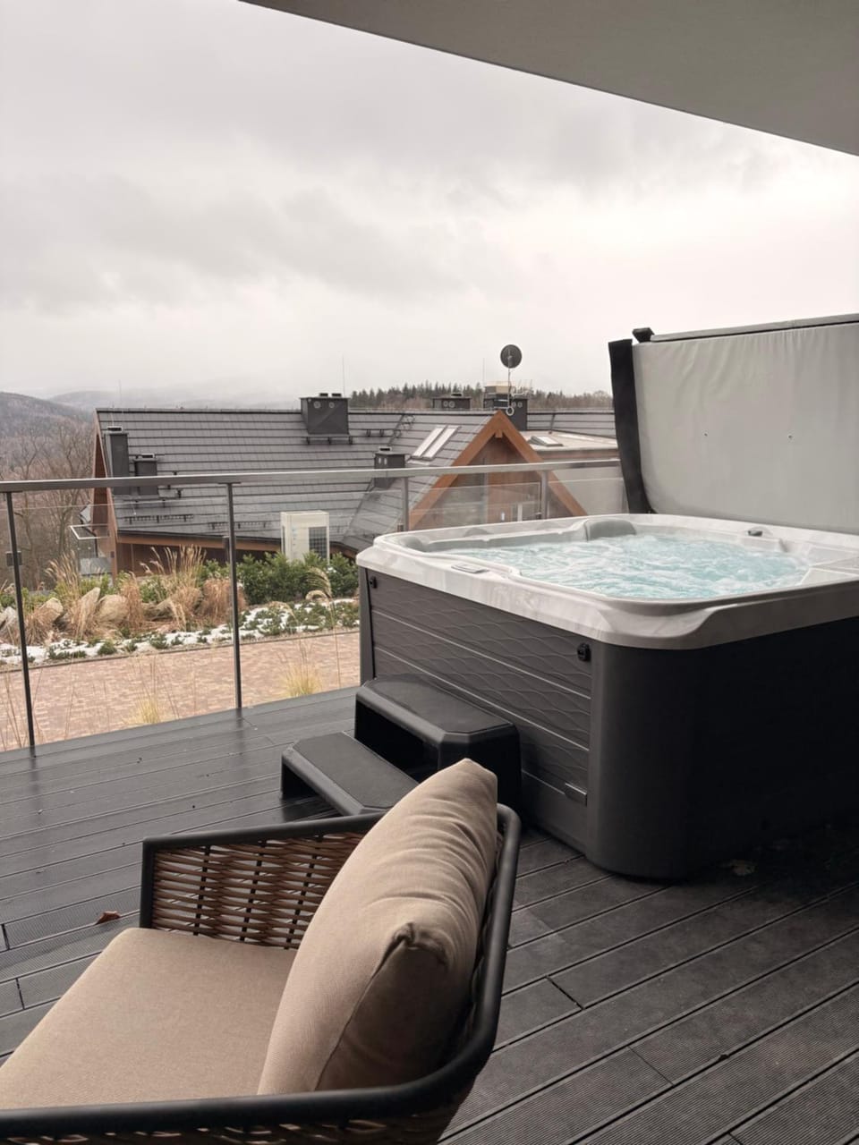 Hot Tub, Balcony/Terrace, Mountain view