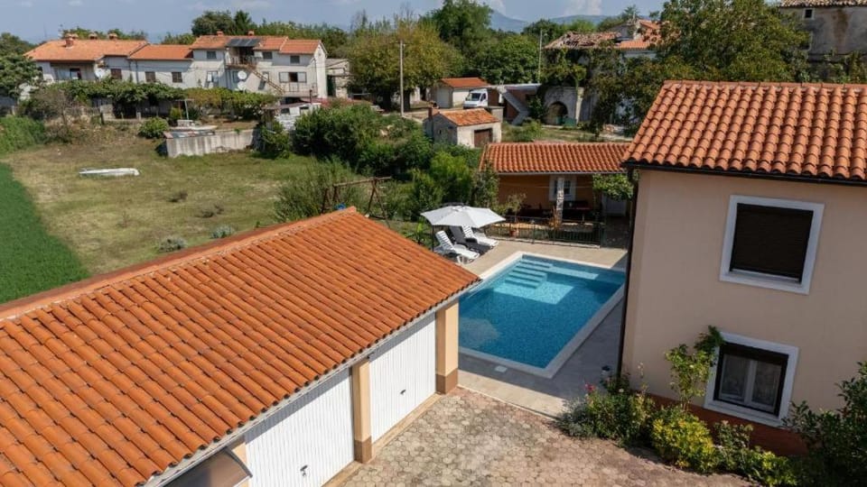 House IVA Nedešćina with swimming pool - 7 persons House in Istria County