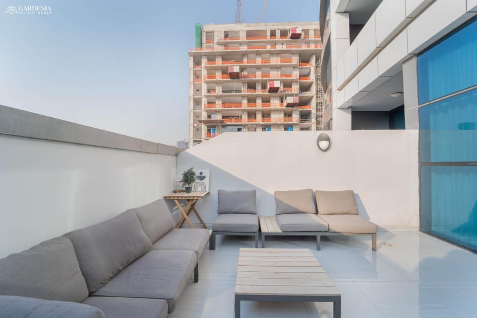 Patio, Day, View (from property/room), Balcony/Terrace, Living room, Seating area