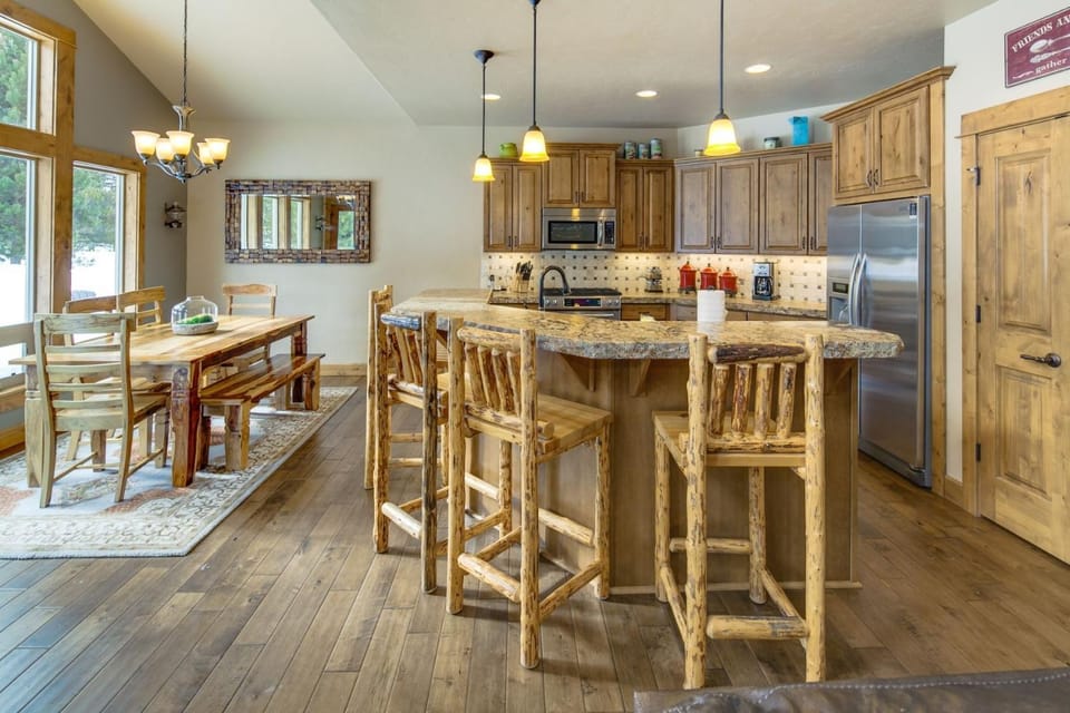 56540 Sunstone Loop House in Oregon