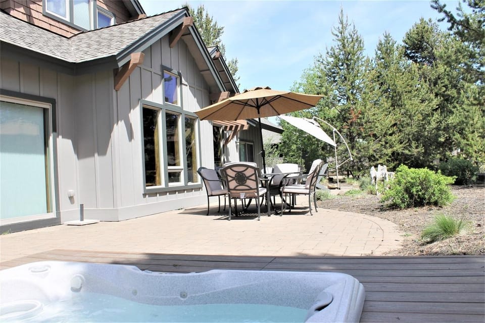 56540 Sunstone Loop House in Oregon