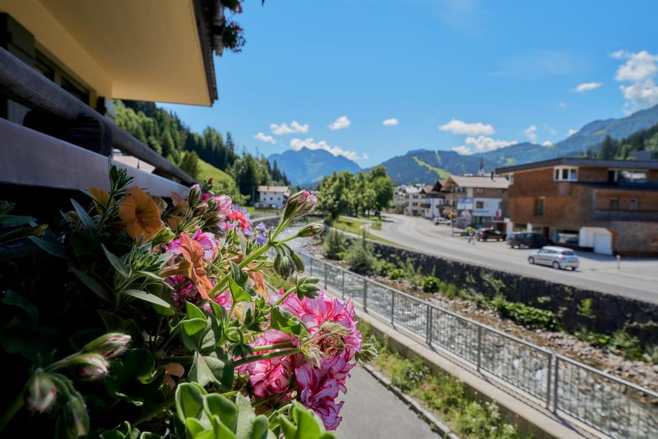 Property building, Day, Neighbourhood, View (from property/room), Mountain view, Street view