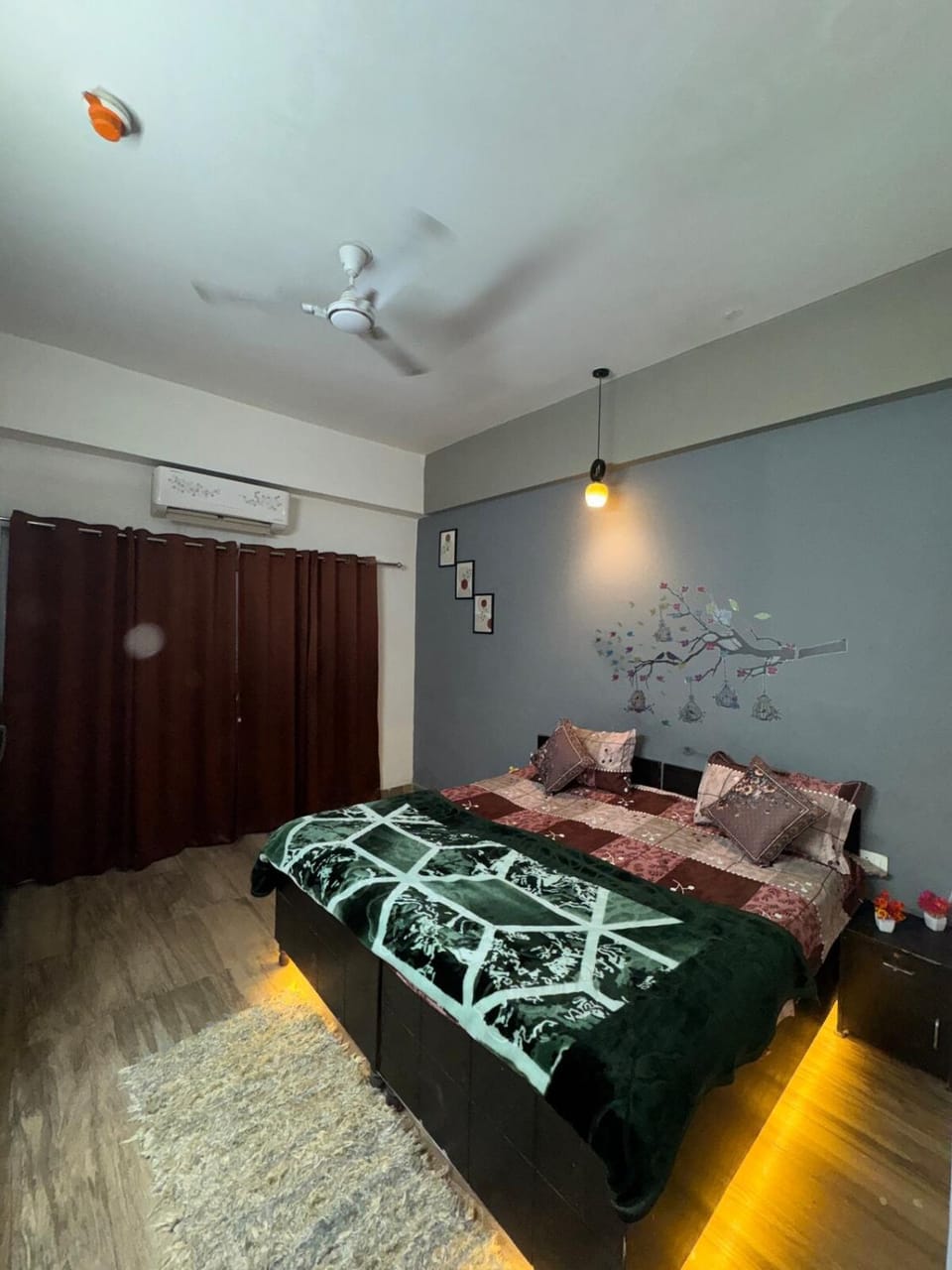 The Crown Seven Stay Apartment in Uttar Pradesh
