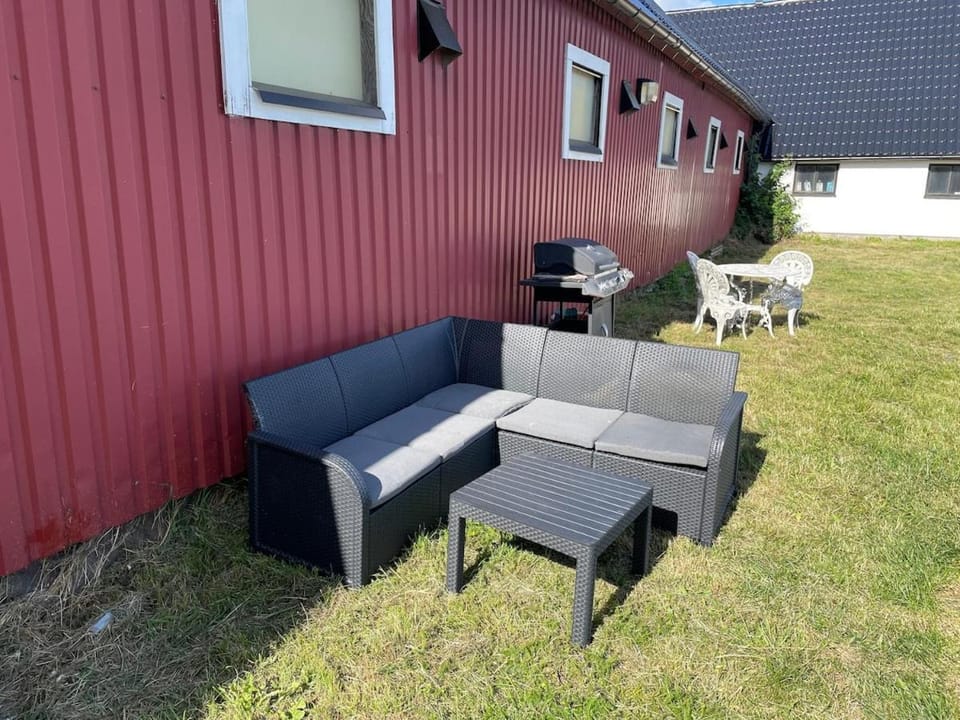 BBQ facilities, Seating area