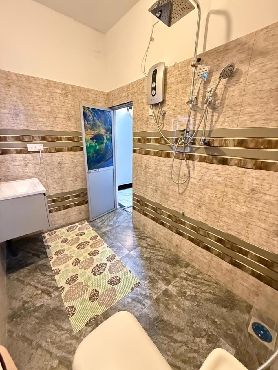 Shower, Toilet, Bathroom
