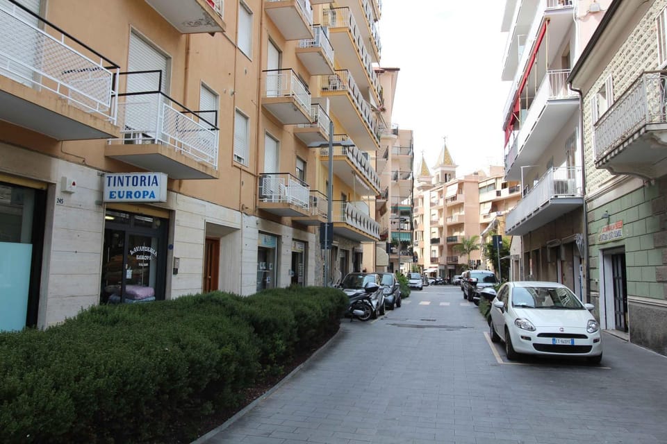 Property building, Neighbourhood, Street view