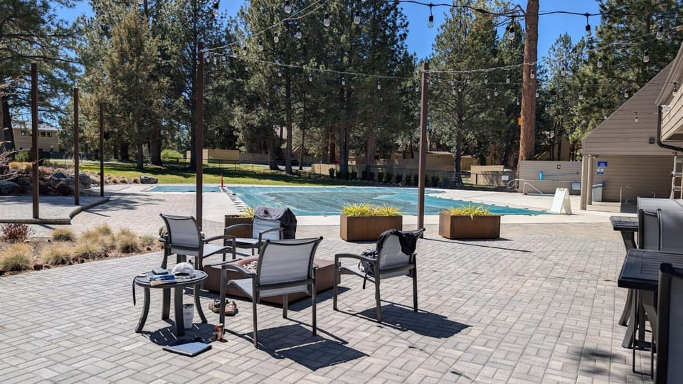 Mt Bachelor Village 331 B condo Apartment in Bend
