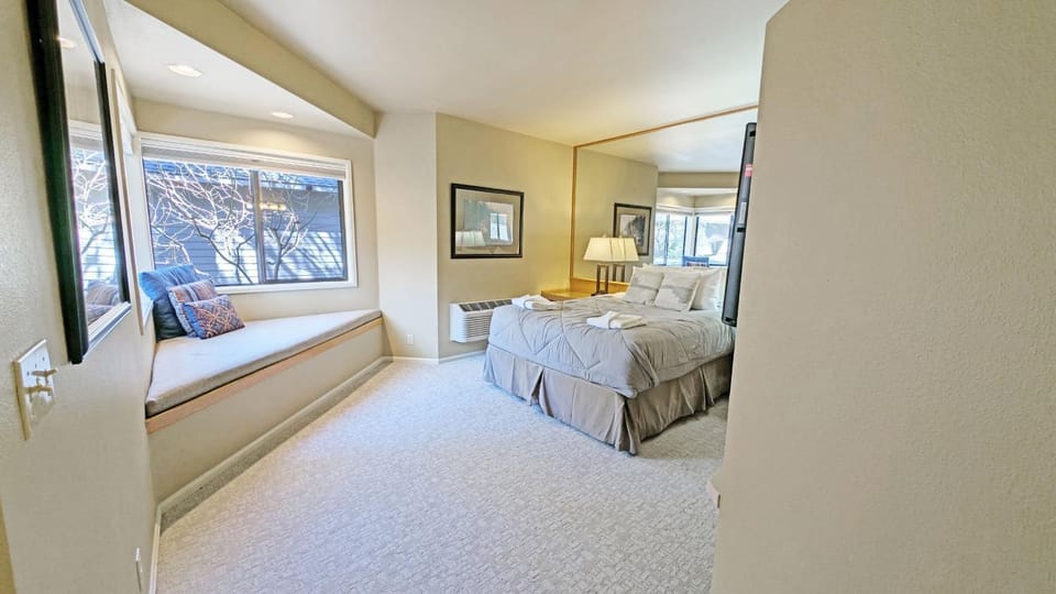 Mt Bachelor Village 331 B condo Apartment in Bend