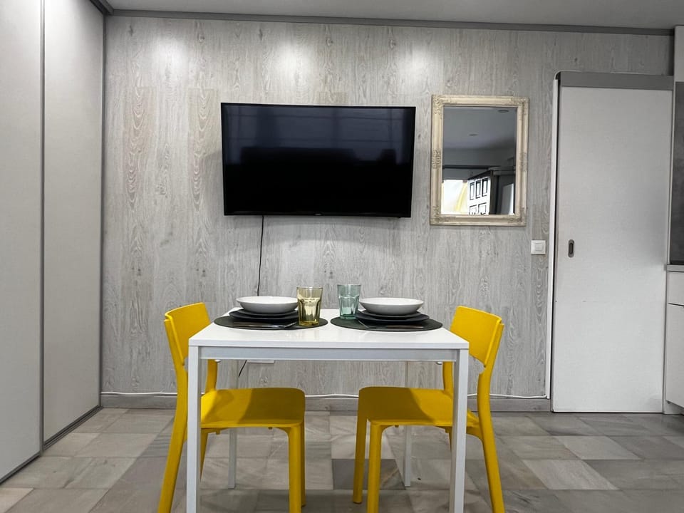 TV and multimedia, Kitchen or kitchenette, Dining area