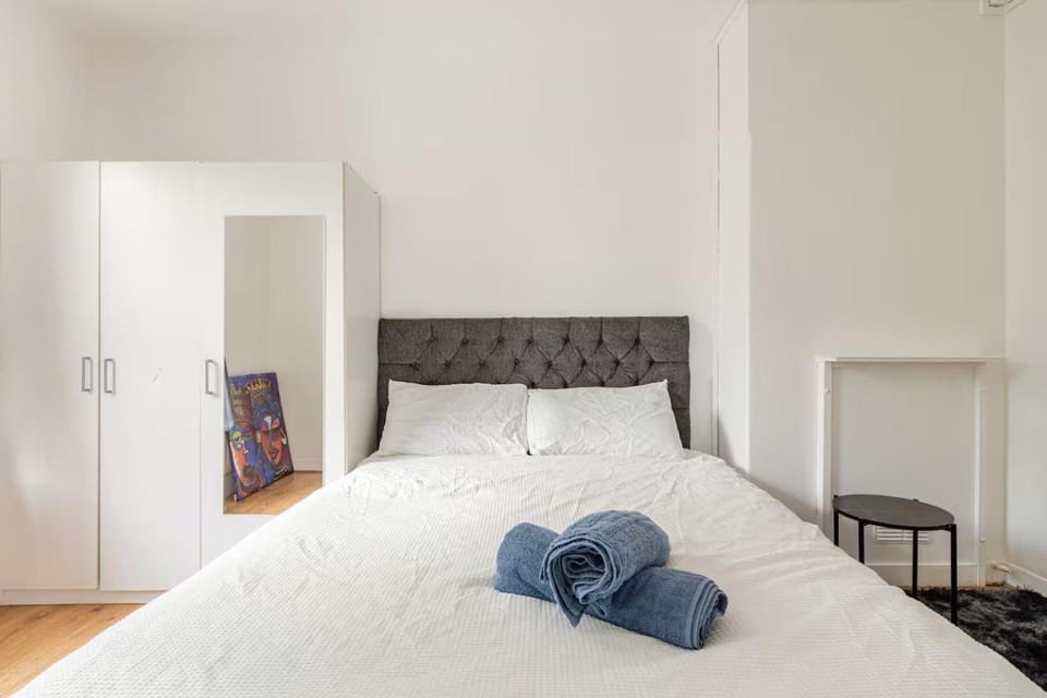 Bed, Photo of the whole room, Bedroom, towels, wardrobe