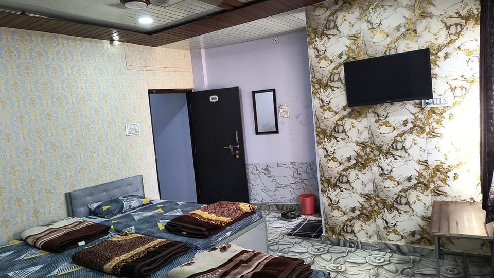 Modern Guest House Bed and Breakfast in India