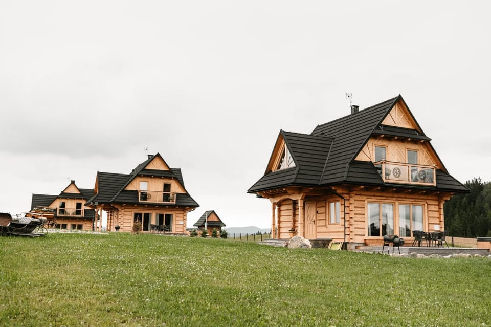 Property building, Day, Garden, Garden view